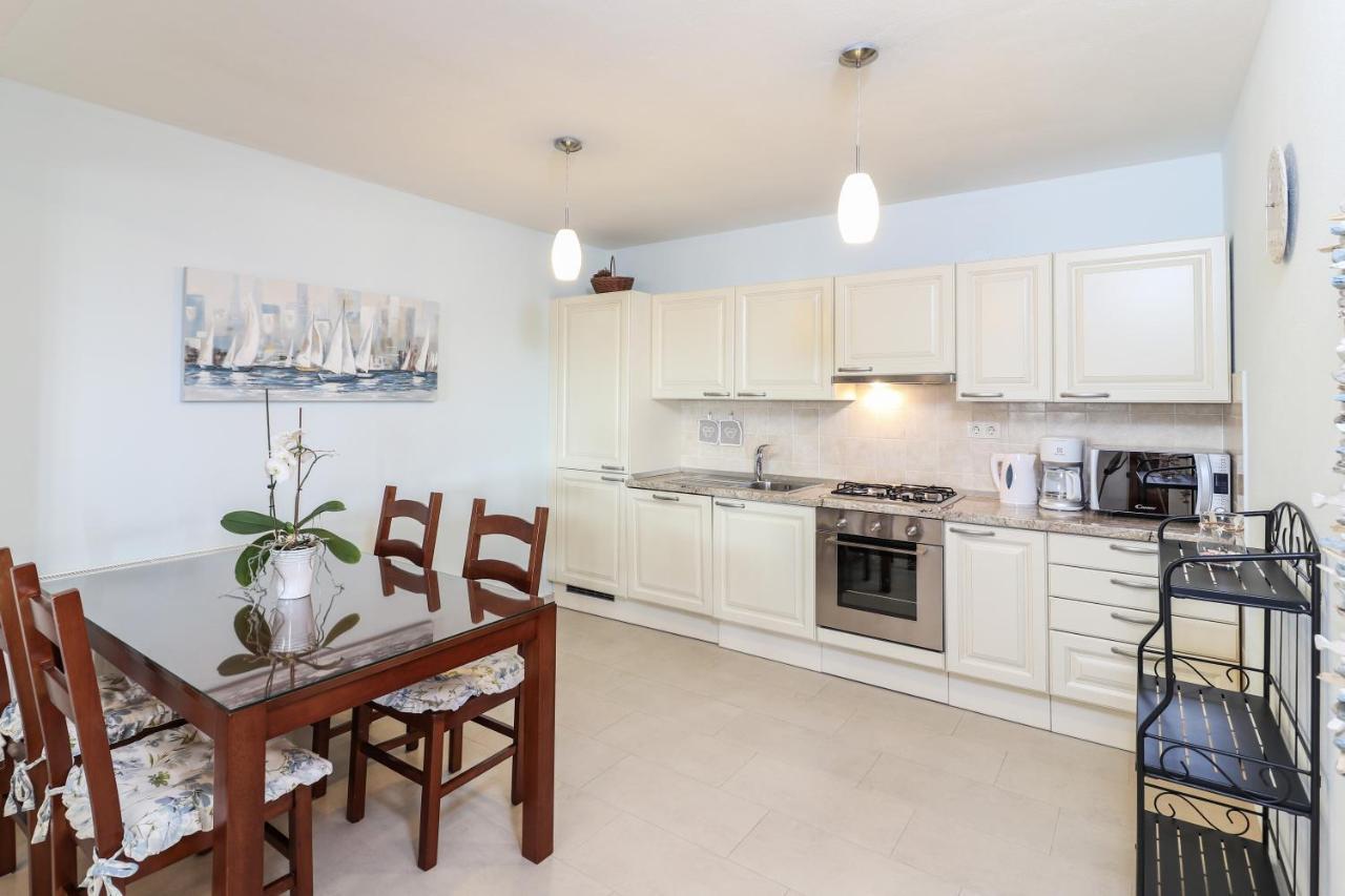 Maris Apartment Palit Екстериор снимка
